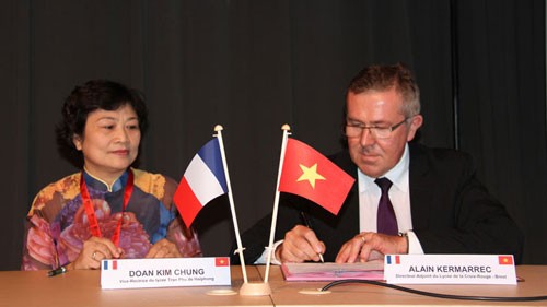 Mayores lazos de cooperación entre Vietnam y Francia  - ảnh 2